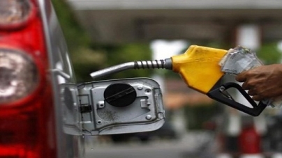 Karnataka Govt Reduces Rs 2 on Fuel Prices, Ramdev Offers Fuel at Rs 35-40 per Litre