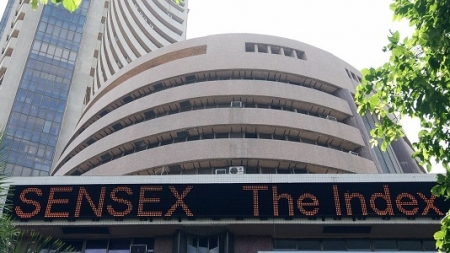 Sensex Records Longest Losing Streak as Rupee Slides Further