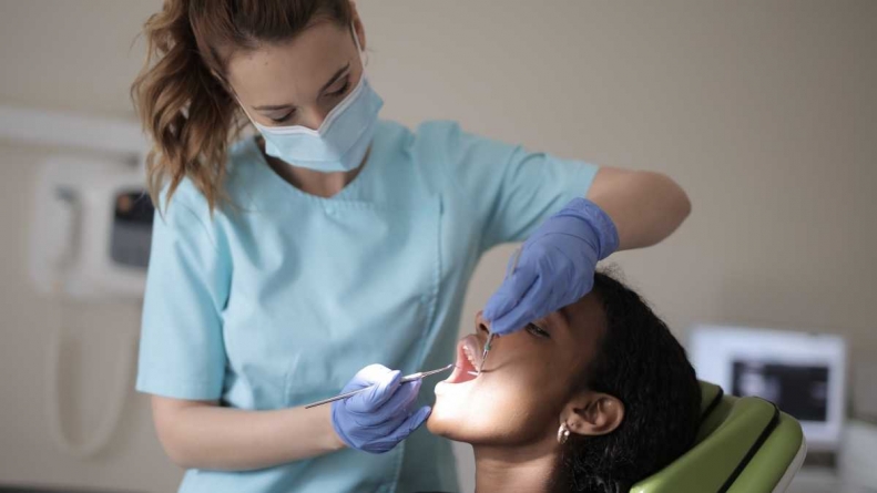 What To Look For When Hiring A Dentist? 